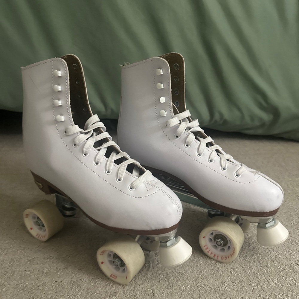 Chicago 800 Vintage style Elegant White Roller Skates